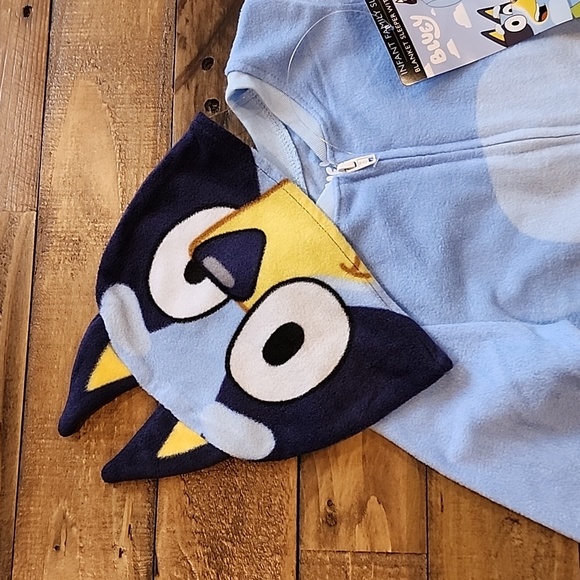 Bluey Blanket Sleeper with Cap, footless pajamas, size 18 months - Picture 3 of 16
